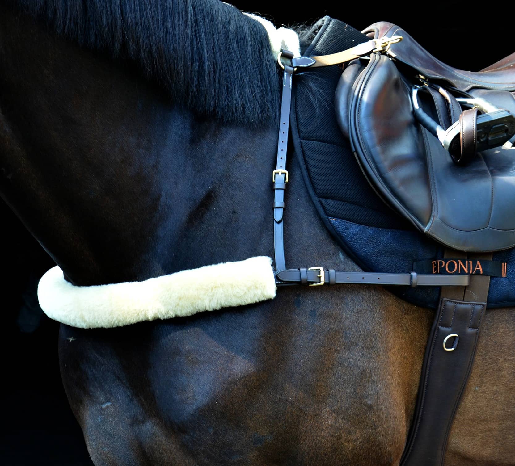 Removable Sheepskin Racing (French) Breastplate ⋆ Eponia Equestrian